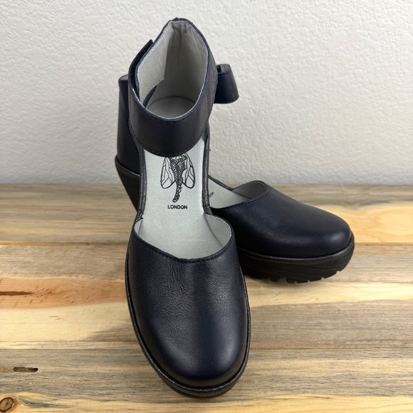 Fly London Ankle Strap Black Leather Wedge Shoes YAND709fly Size 39 EU, 8.5 US - Picture 1 of 14